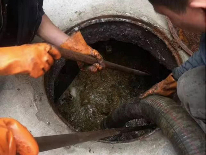 麦积清理化粪池时如何避免沼气的危害?